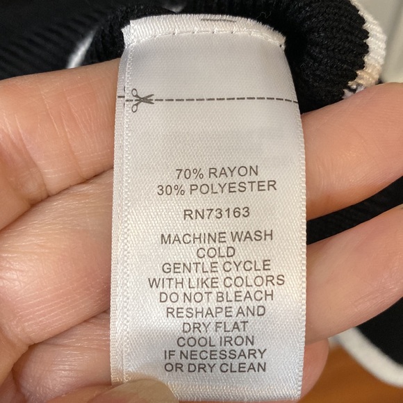 Cable & Gauge Women Sweater Black With White Trim Size 3X - Picture 4 of 5